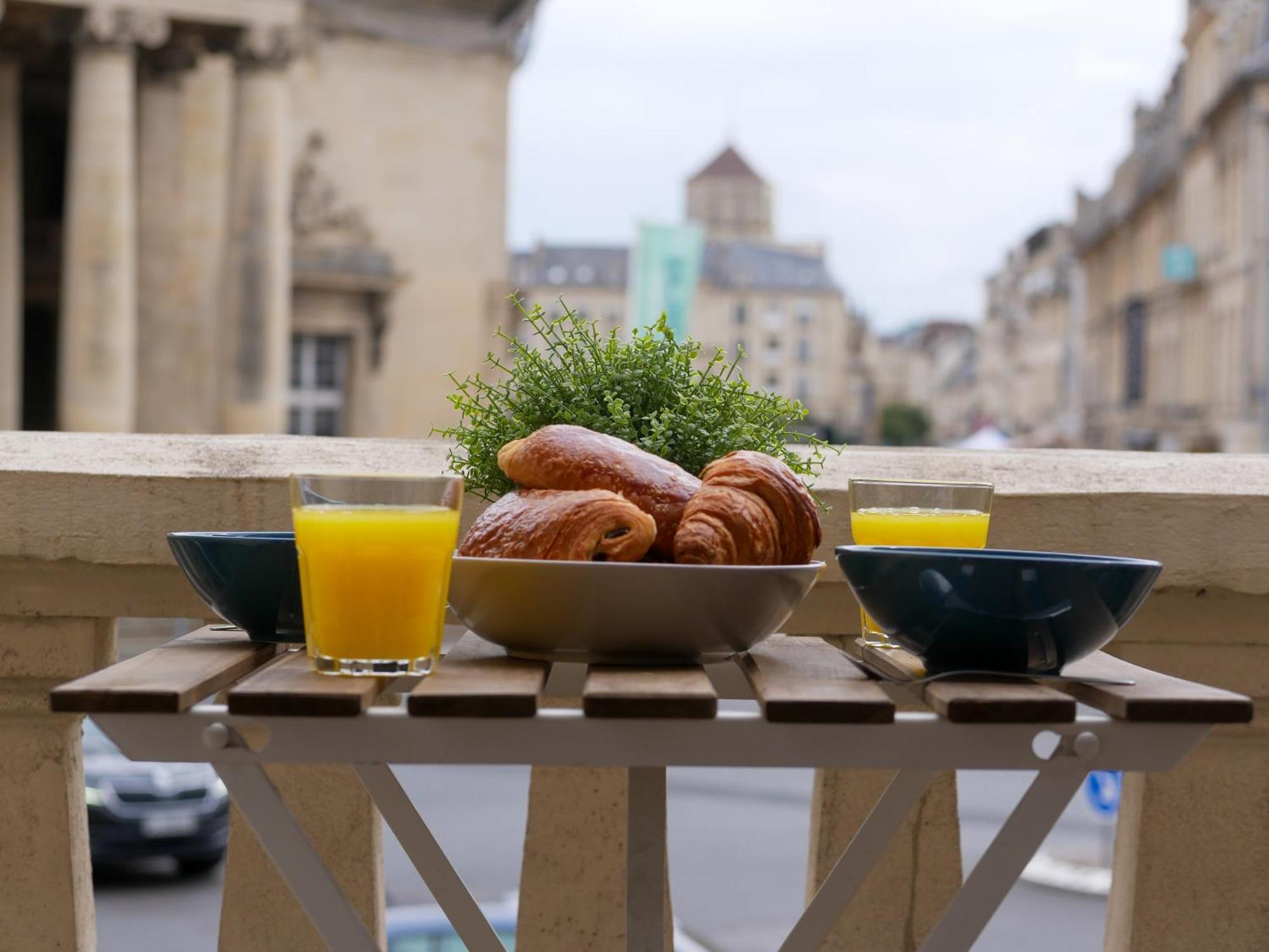 Studio rénové avec terrasse et vue unique ! Caen Exterior foto