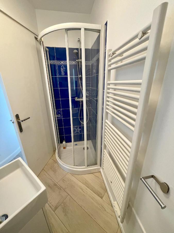 Studio rénové avec terrasse et vue unique ! Caen Exterior foto